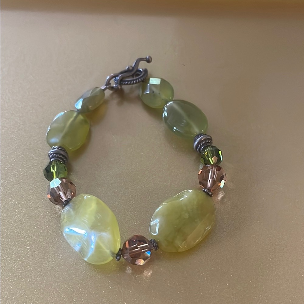 Green & Silver Tone Beaded Bracelet w/ Toggle Clasp